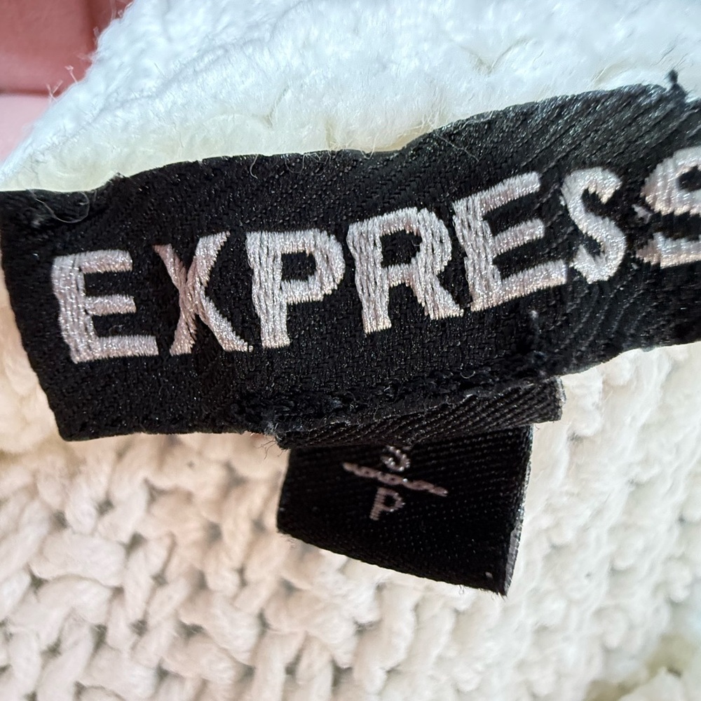 Express Spring/Summer Weight White Cable Knit Swe… - image 6